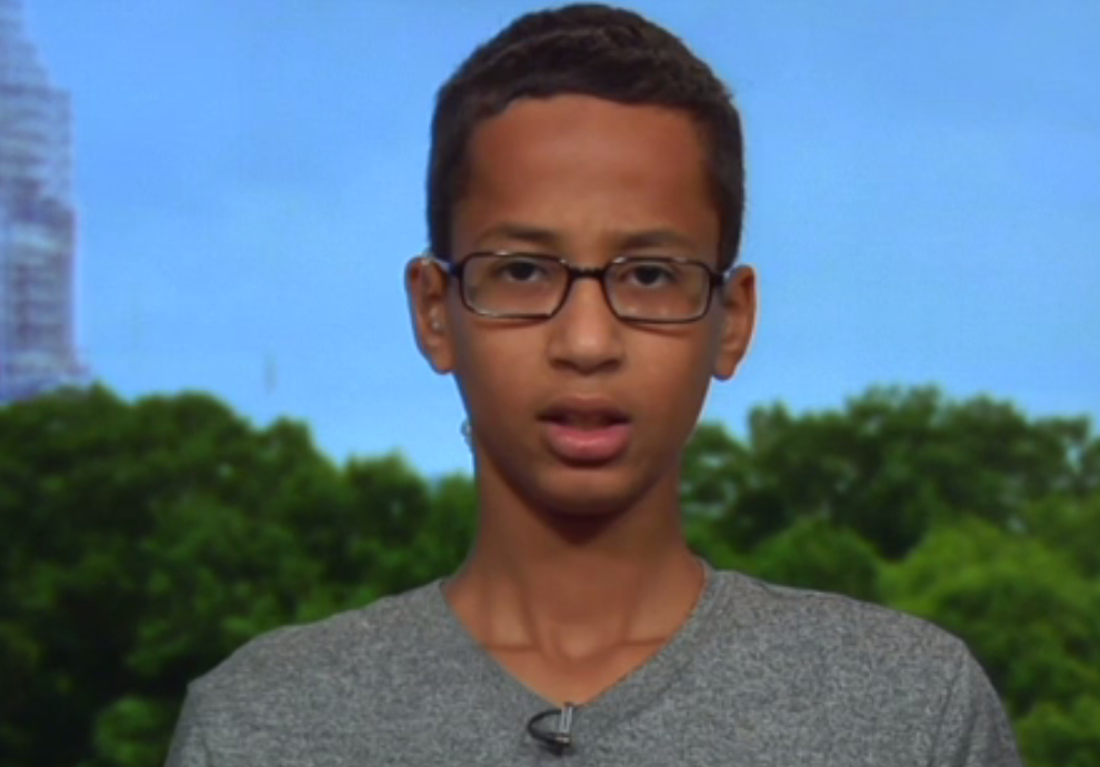 'Clockboy' Makes Awkward Comments Right Before Meeting Obama