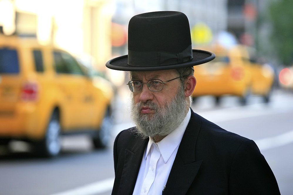1024px-Haredi_Judaism_in_New_York_City_5919137600-998x665.jpg