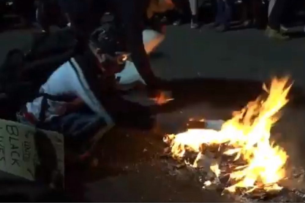 Portland Rioters Burn Bibles Outside Federal Courthouse