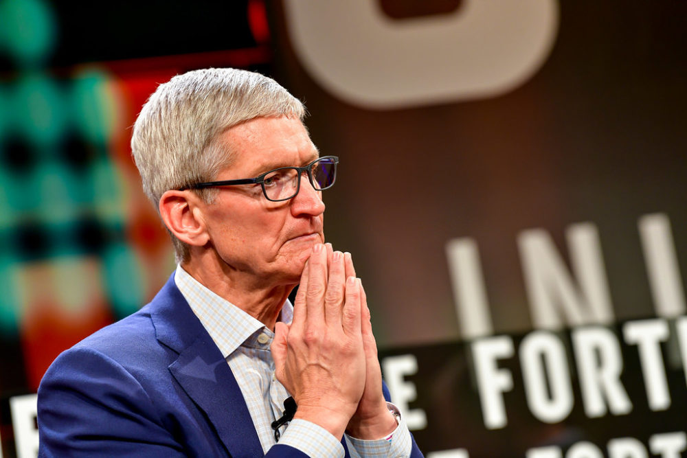Facebook Hosts More Extremism. Apple Still Won't Let Parler In App Store - Vimarsana News