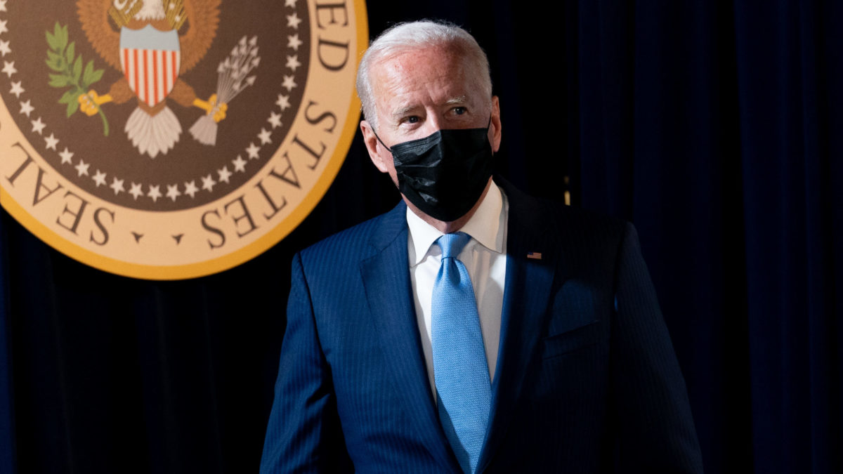 Joe Biden wearing mask