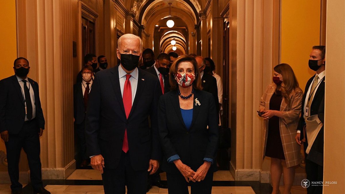Joe Biden and Nancy Pelosi with masks