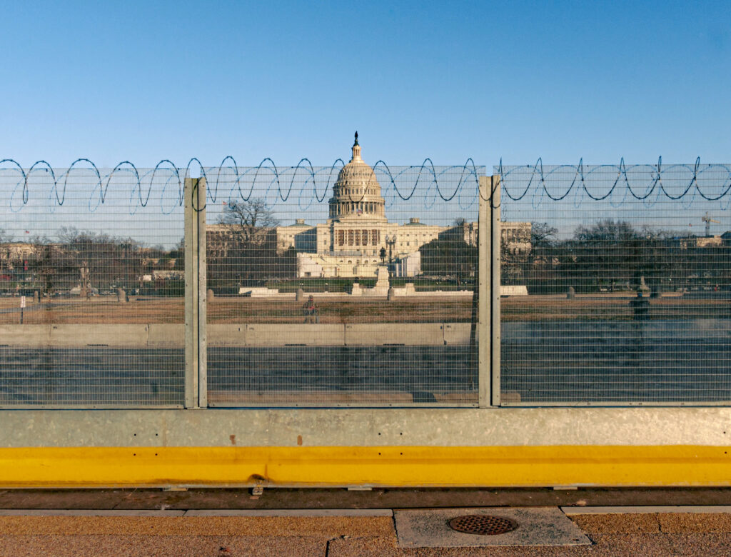 DC fence around Capitol