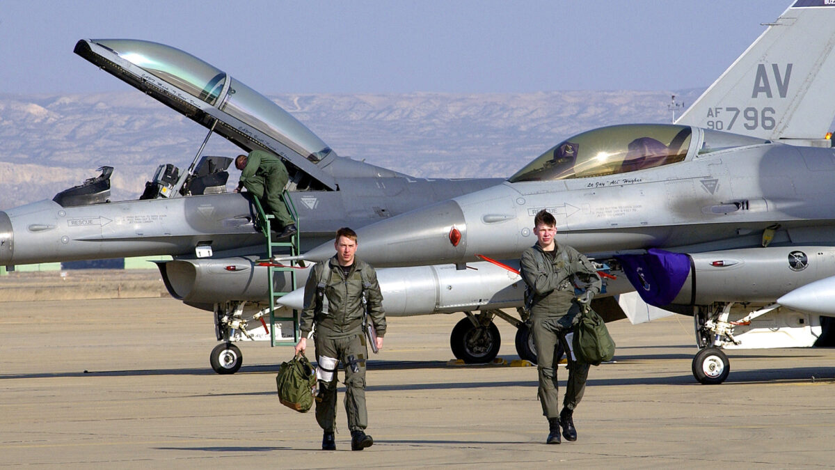 US pilots walk away from fighter jets
