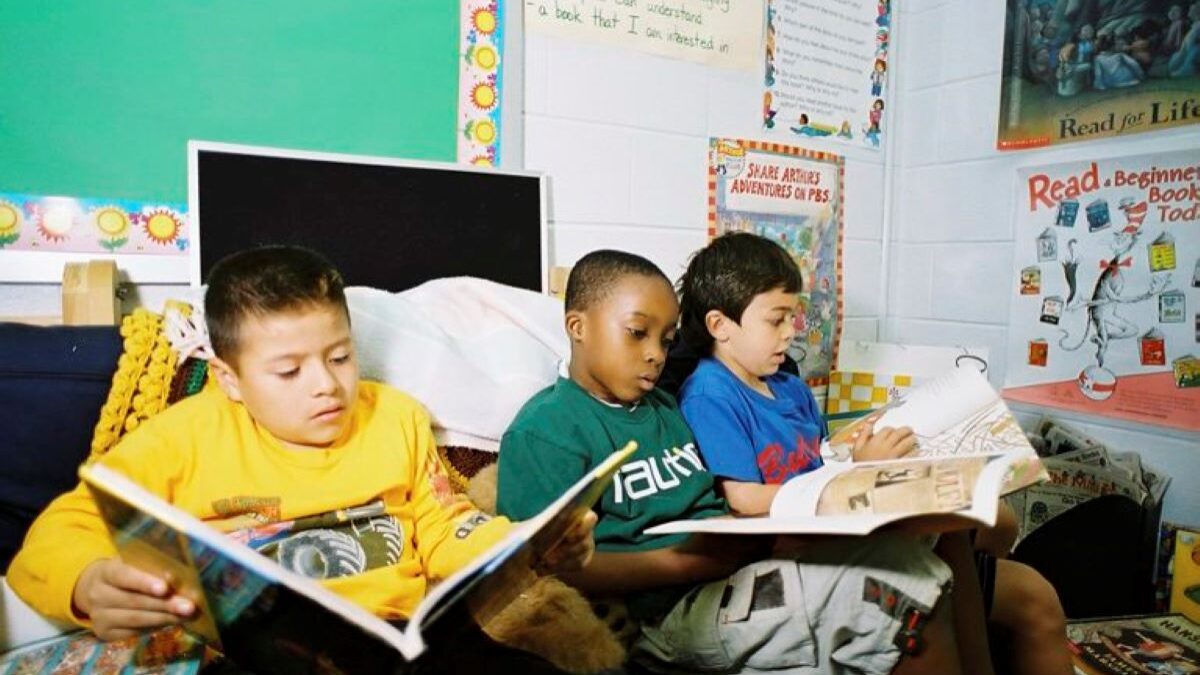 kids reading in a classroom