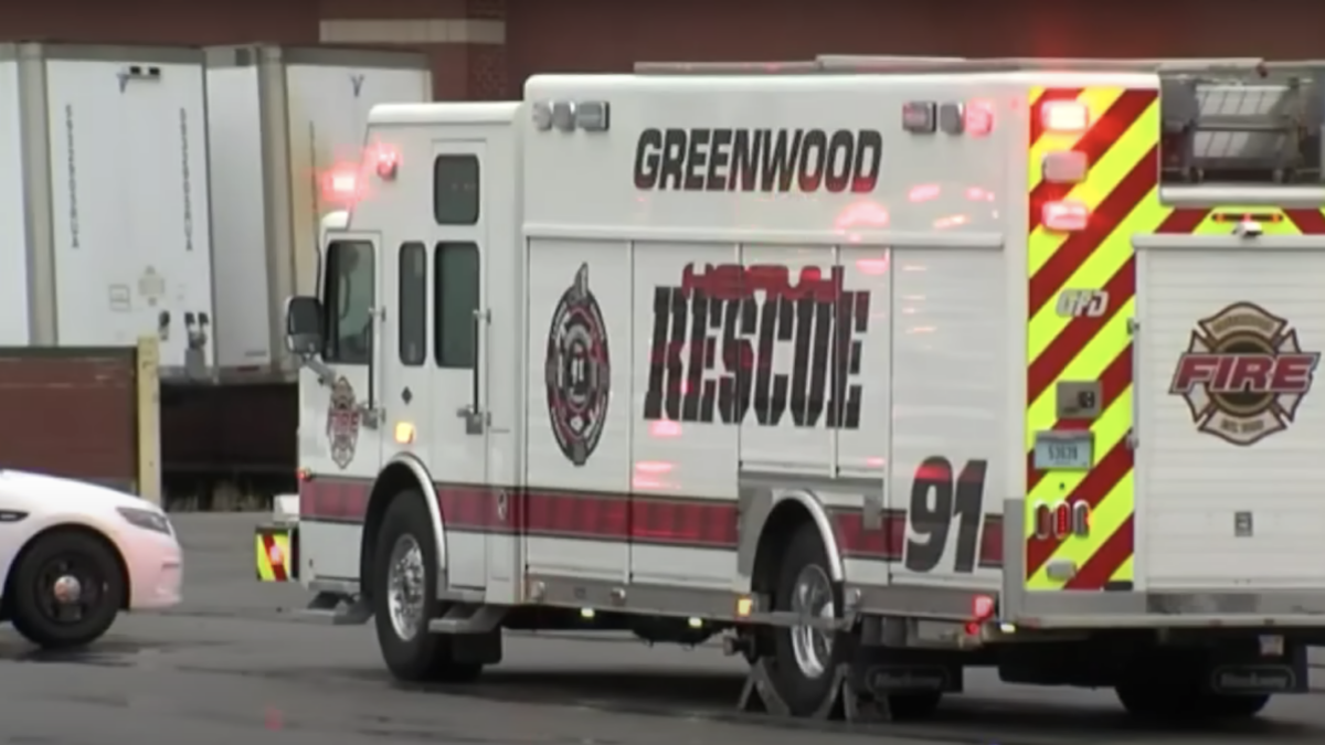 Greenwood, Indiana firetruck responds to shooting at mall