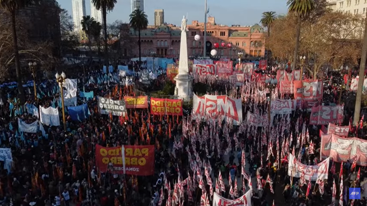 Mass protests in Buenos Aires amid Argentina inflation crisis