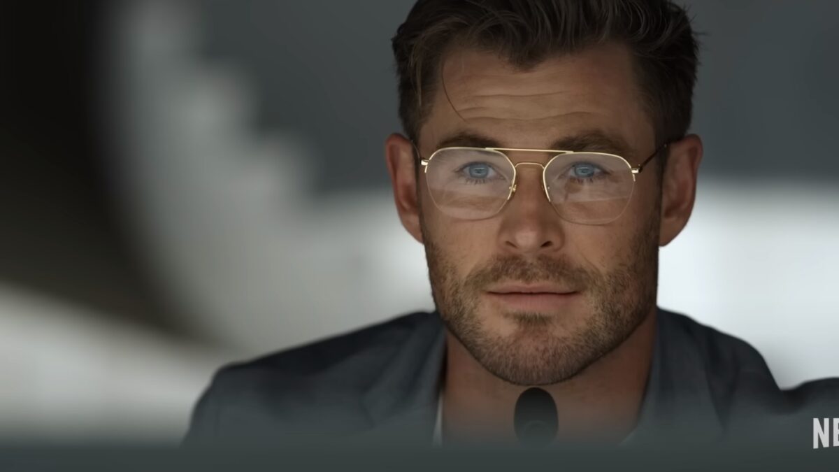 Chris Hemsworth as Steve Abnesti in Netflix's 'Spiderhead'