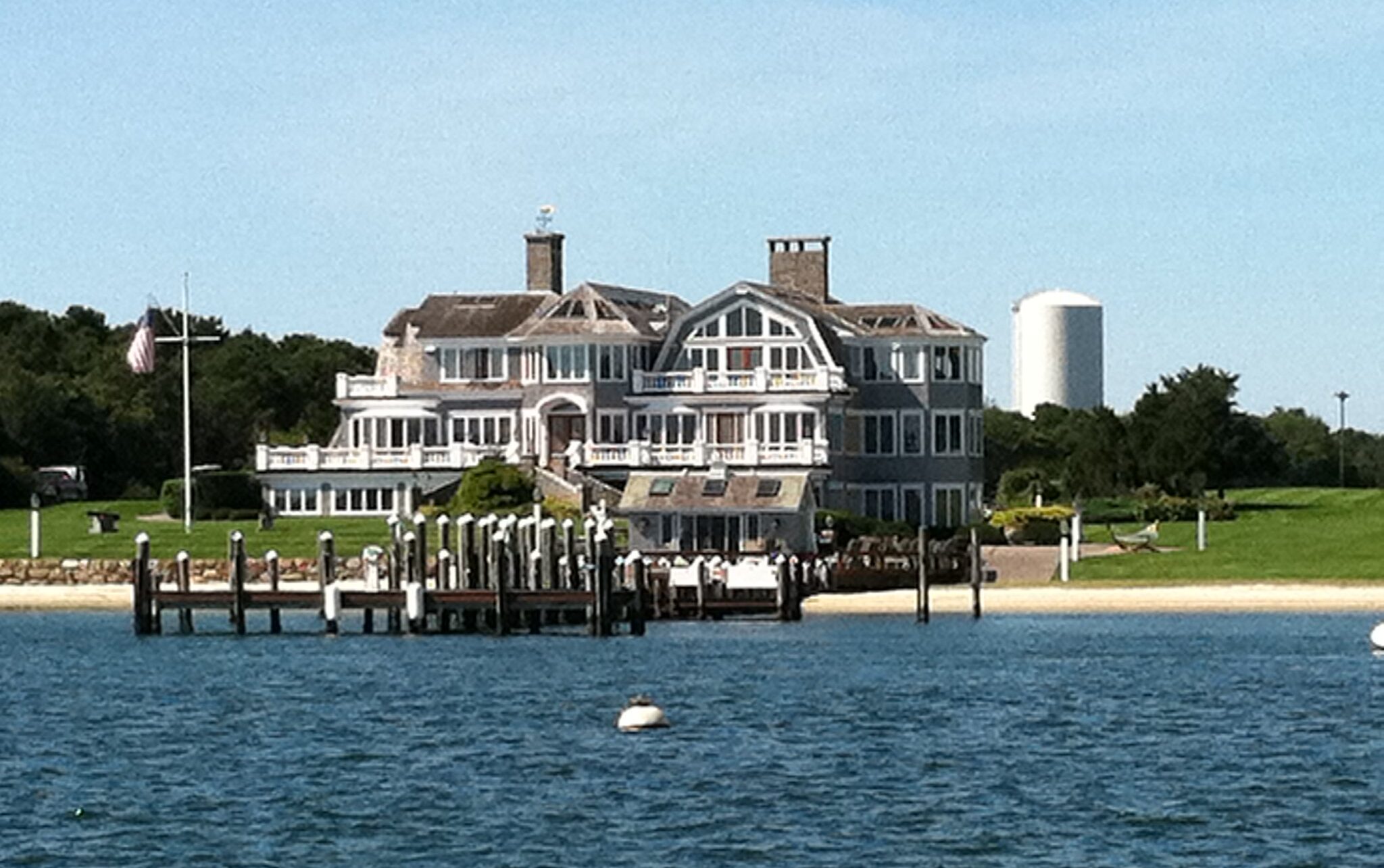 12 Martha's Vineyard Homes With Lots Of Room For Illegal Aliens