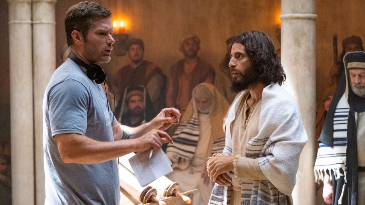 The Chosen S3 BTS still - Director Dallas Jenkins and Jesus discuss scene in synagogue