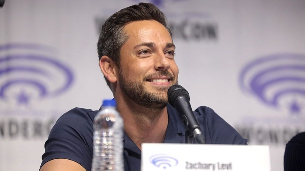 Zachary Levi speaking at Wondercon in 2019 about Shazam!