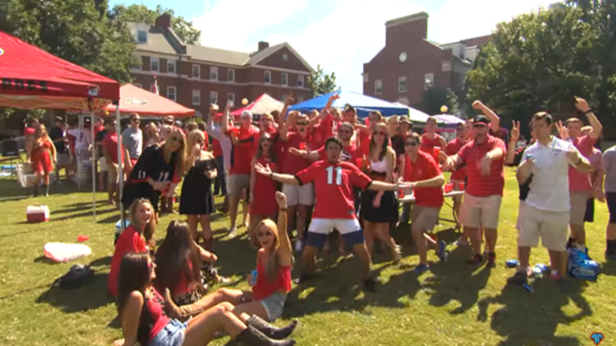 Georgia fans tailgating together
