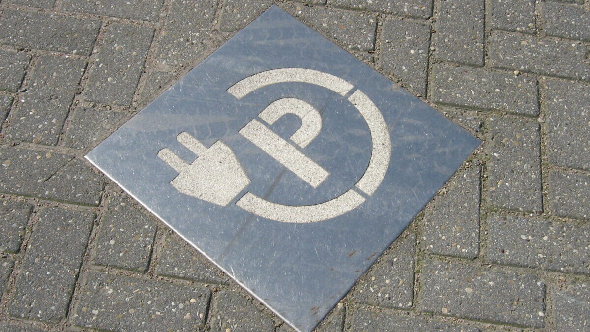 Electric Vehicles Charging Station Tile