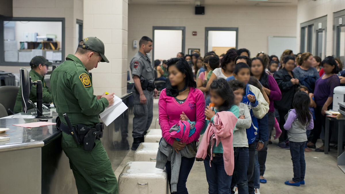 unaccompanied children in facility at the border with CBP officers