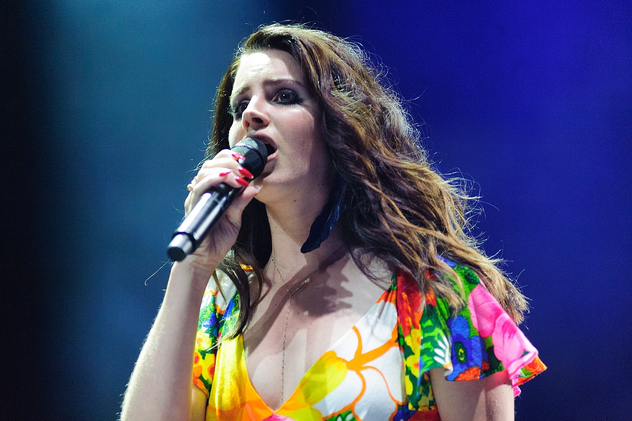 Lana Del Rey Defies Modern Blandness With New Album