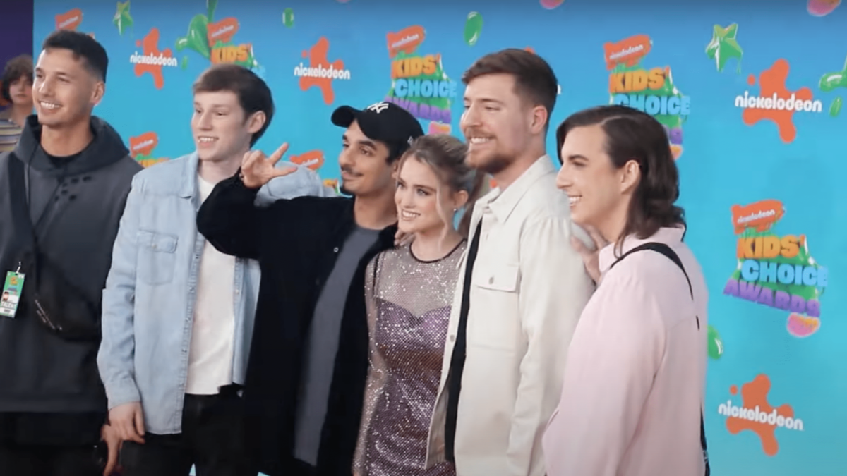 Mr. Beast crew poses at Kids’ Choice Awards