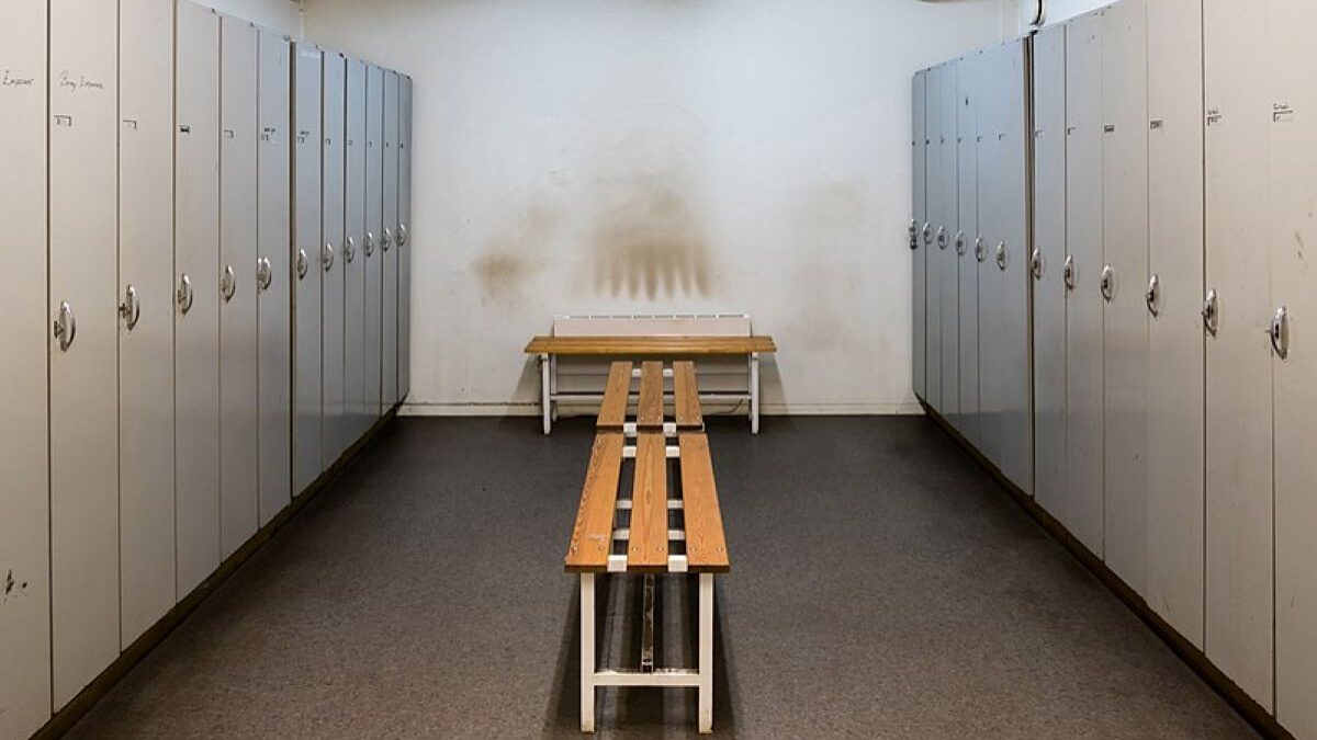 A picture of a locker room