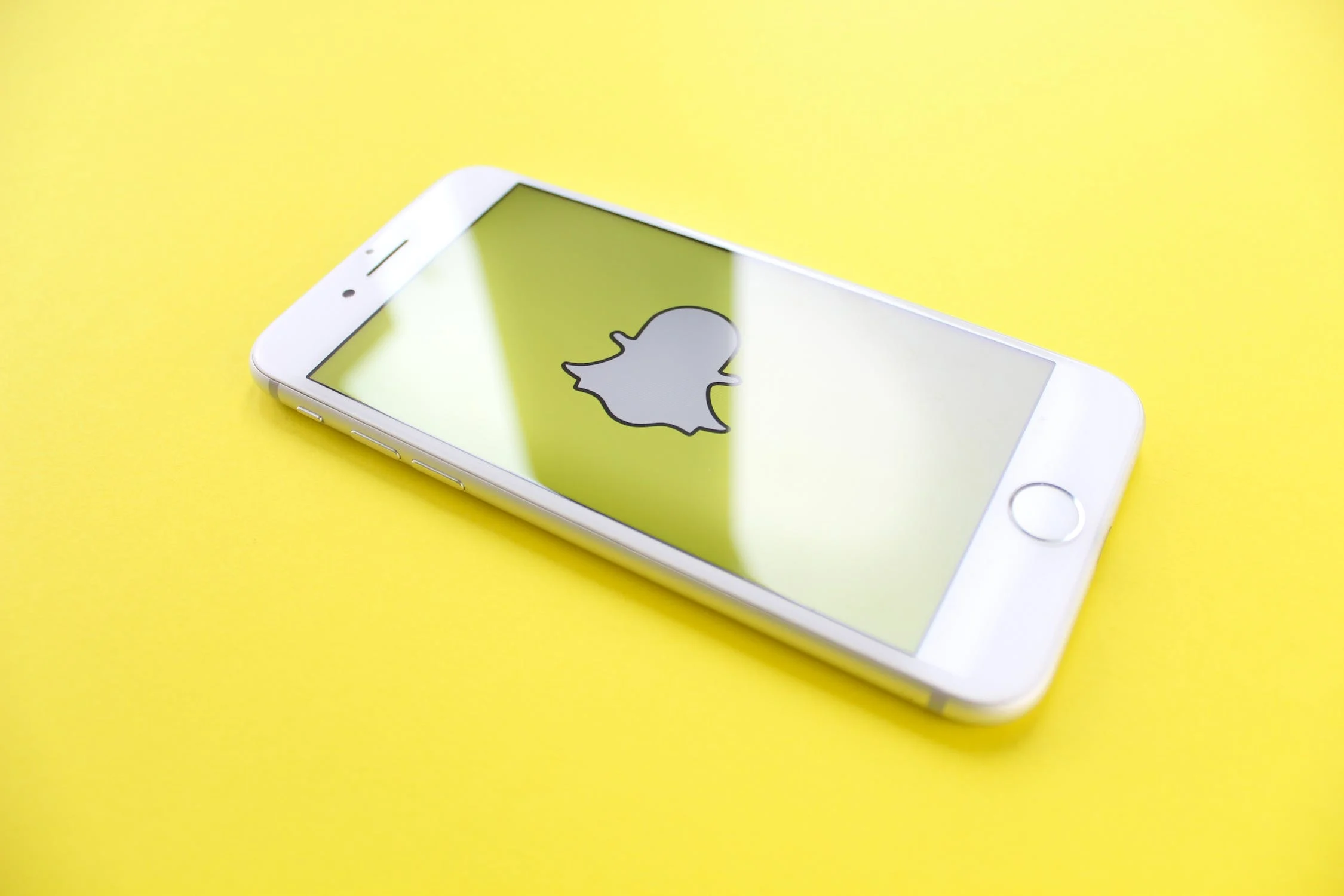 Snapchat’s ‘My AI’ Is A Dumpster Fire 