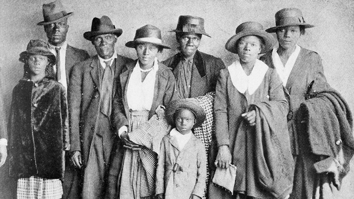 black family moving to Chicago out of slavery