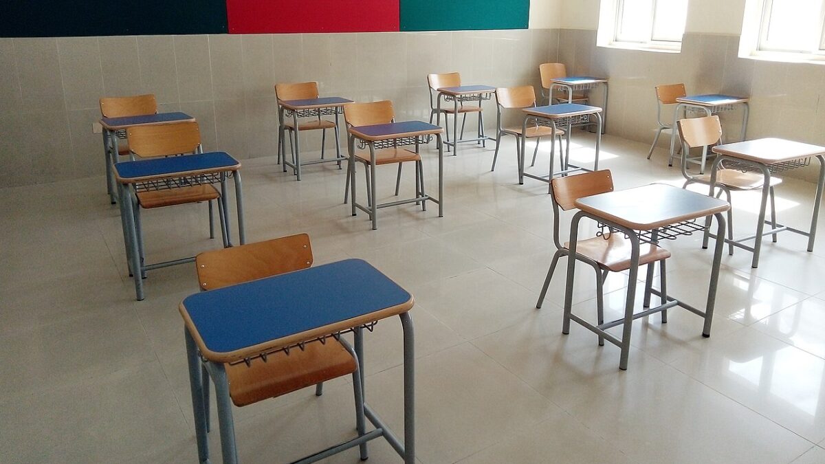 desks in classroom spaced out