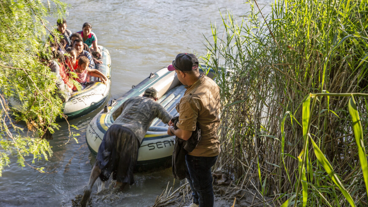 illegal border crossers on Rio Grande