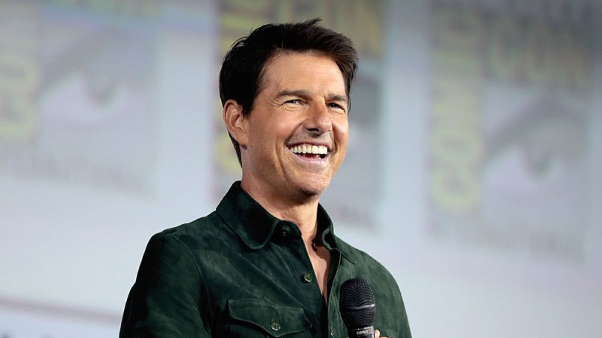 Tom Cruise speaking to an audience at San Diego Comic Con