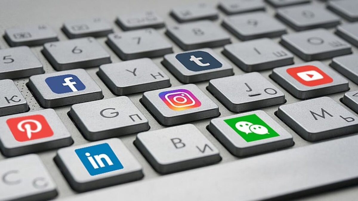 Social media apps on a keyboard