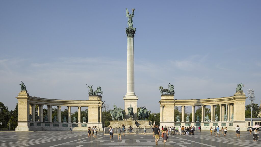 The Heroes' Square Millennium Monument in 2015.