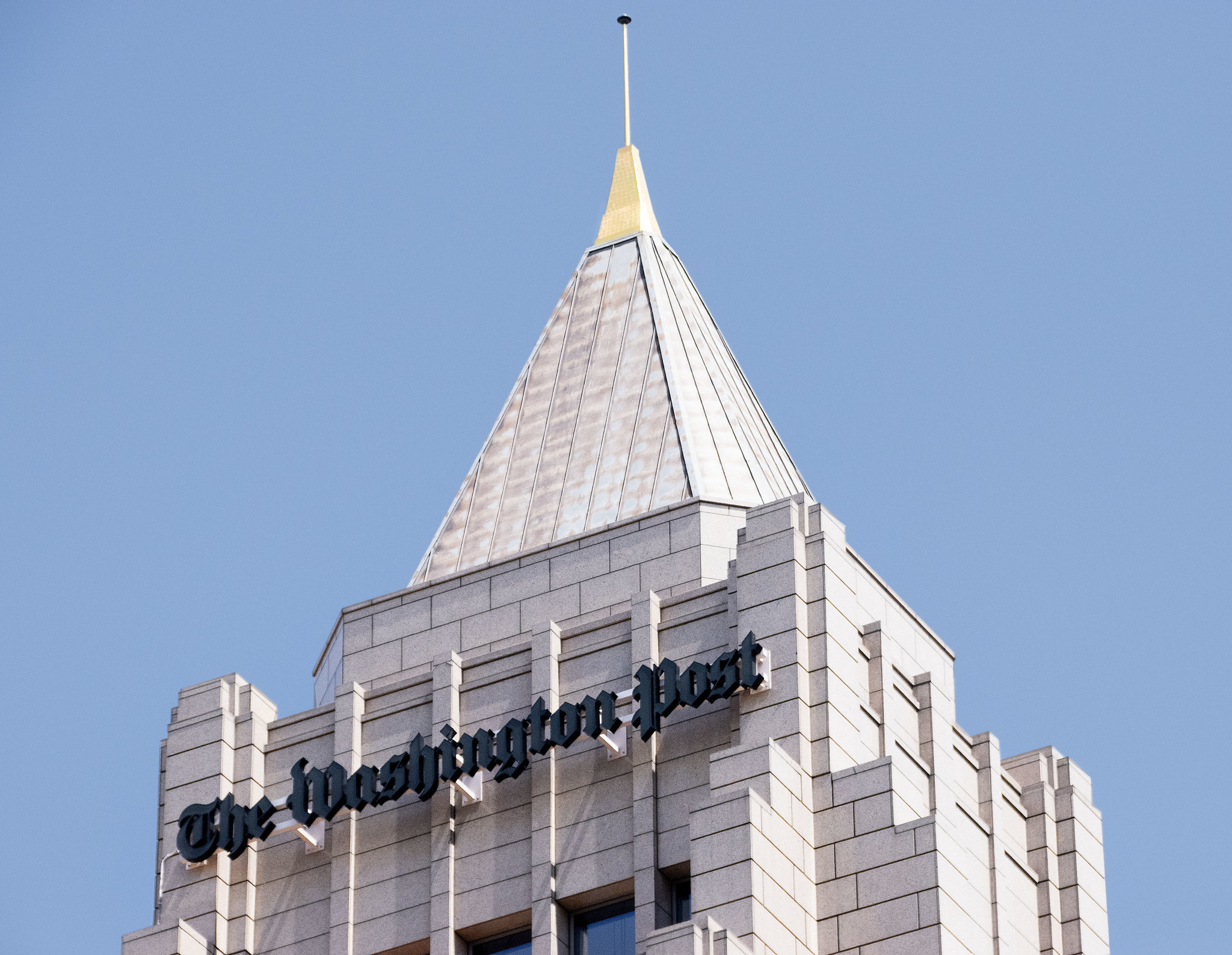 WaPo's Paul Farhi Shows 'Professional' Journalism Can't Be Salvaged