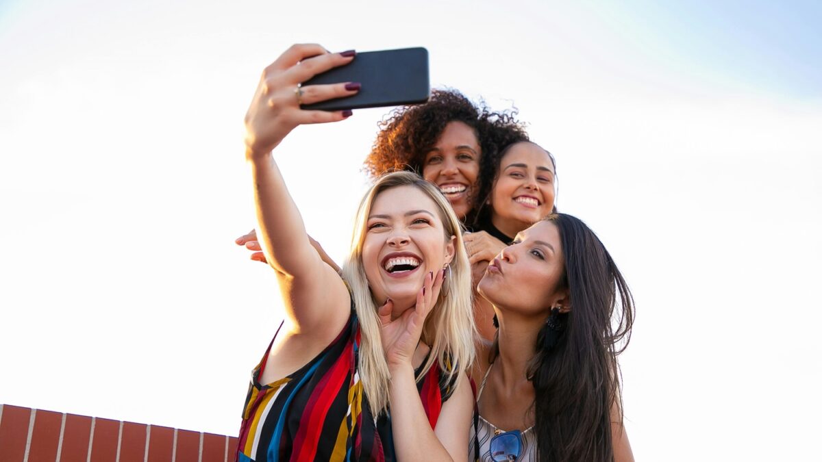 group of girls take a Selfie