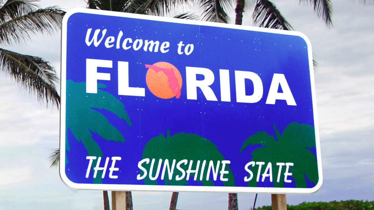 Sign welcoming visitors to Florida