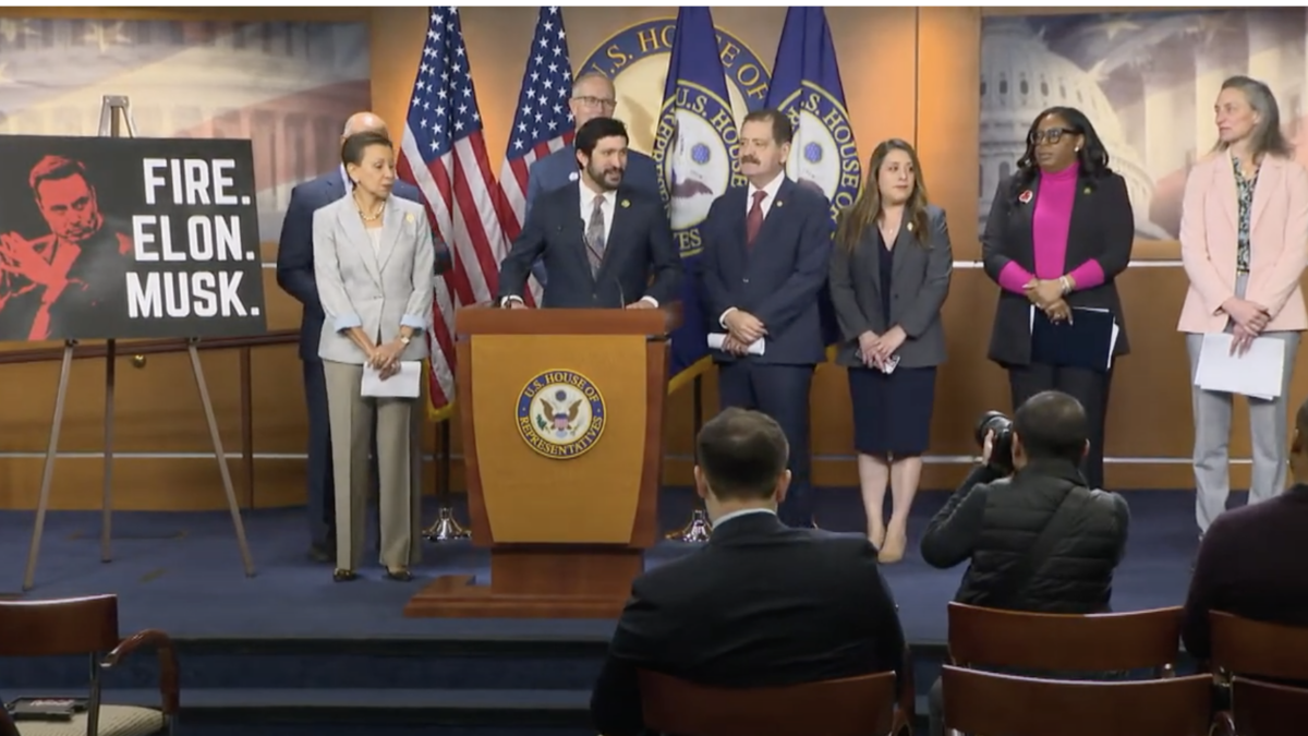 The Progressive Caucus holds a poorly attended press conference to discuss their opposition to Elon Musk