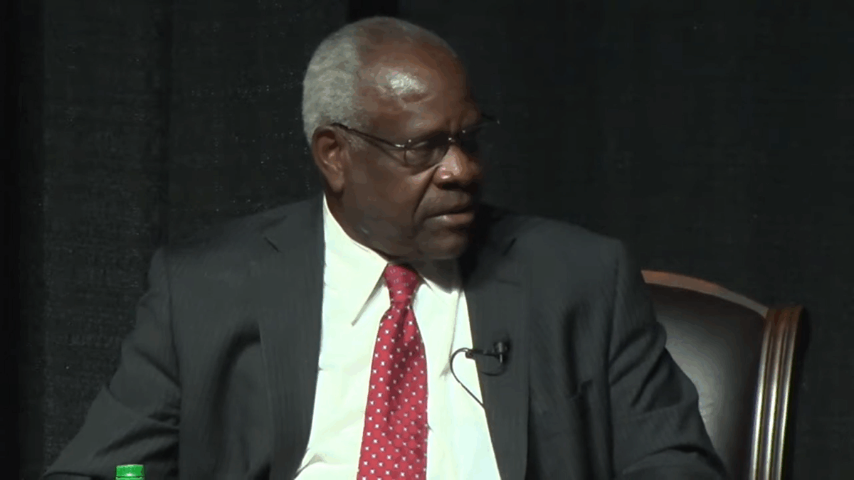 Clarence Thomas speaking at an event.