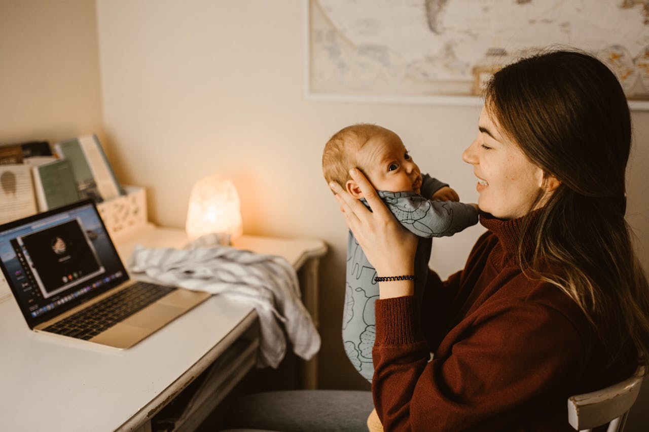 5 Ways Working Moms Can Save Their Best Energy For Their Kids
