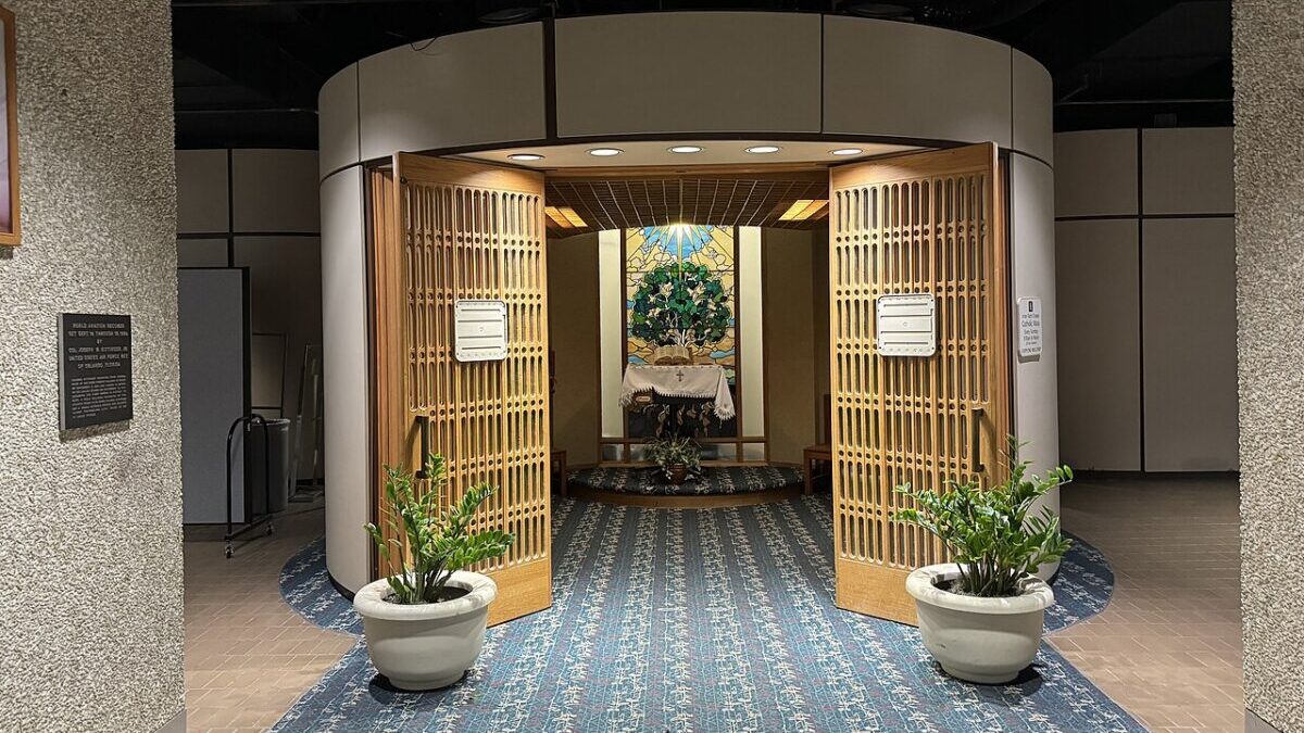 DFW Airport’s ‘Interfaith Chapels’ Replace Crosses With Muslim Prayer Rugs