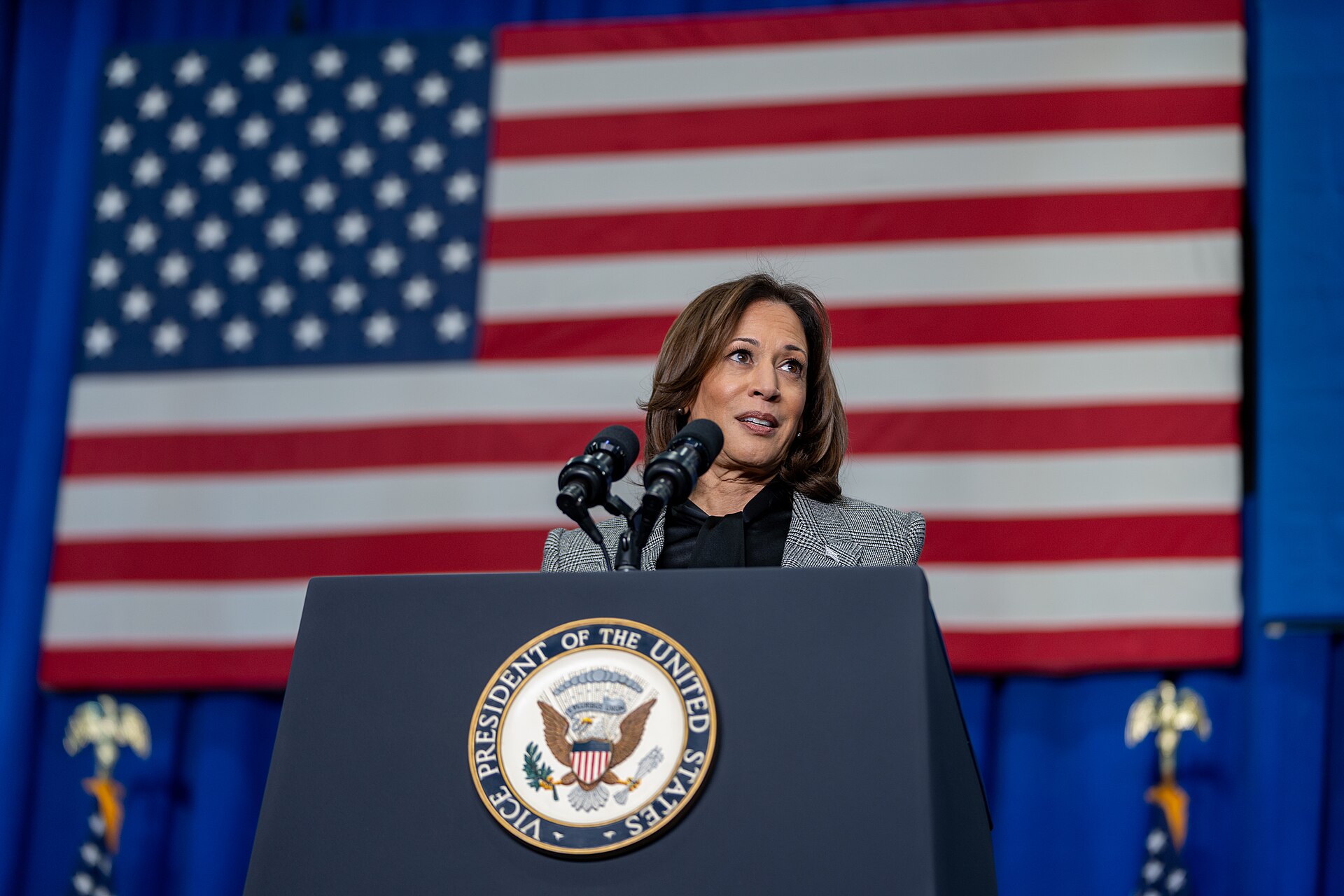 Dem Frontrunner Floats Packing SCOTUS, Nuking Electoral College As 2028 Platform