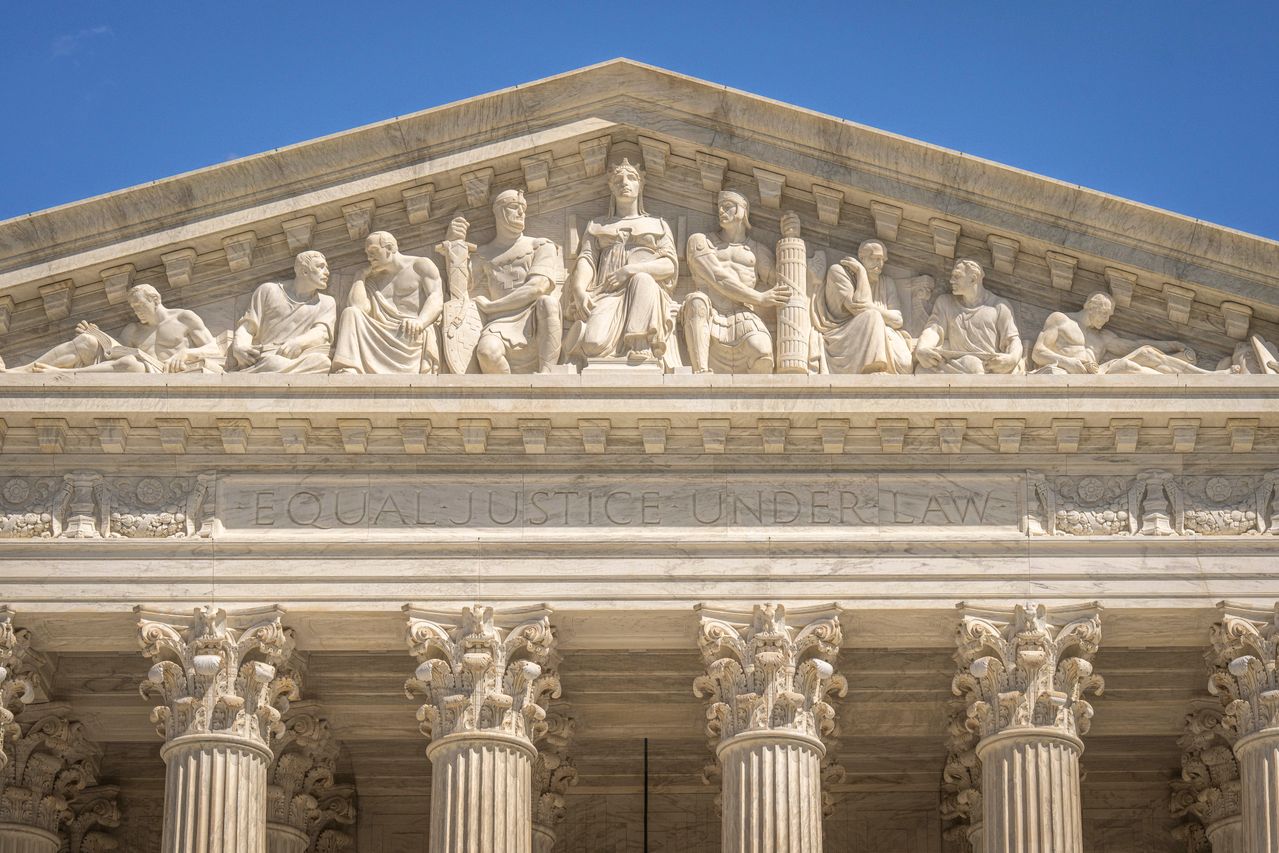SCOTUS Says Babies Of Illegal Aliens, CCP Birth Tourists Are US Citizens Because Of Magic Dirt