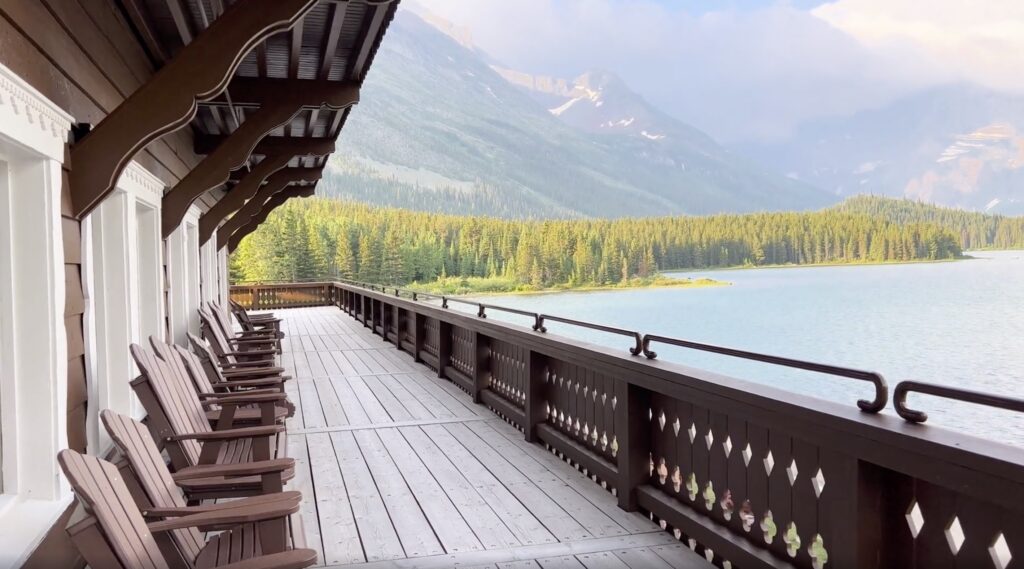 many glacier hotel