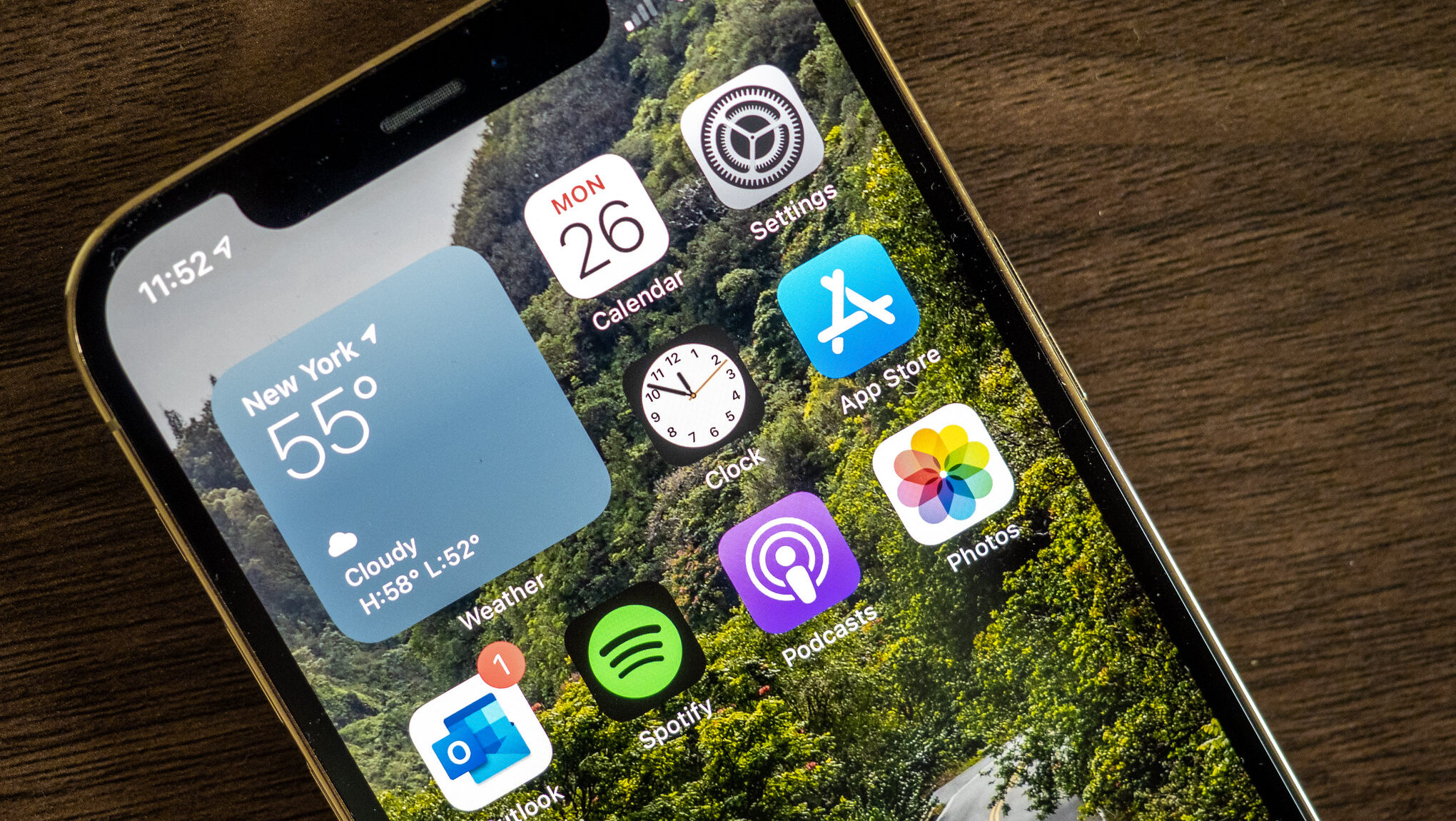 Apple News Offers Midterms Guide Filled With Leftist Sources Apple News Offers Midterms Guide Filled With Leftist Sources